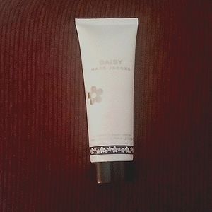 Marc Jacobs-  daisy scented lotion